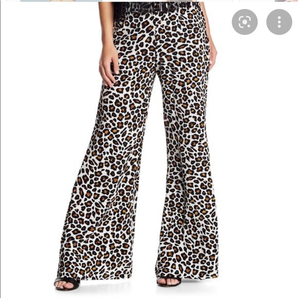 Show Me Your Mumu Smocked Waist  Flare pants At Bottoms Size Small. - Picture 2 of 16